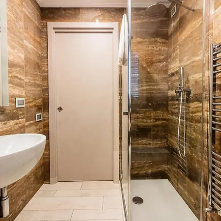 Homeby, Modern And Spacious With Terrace Appartamento *